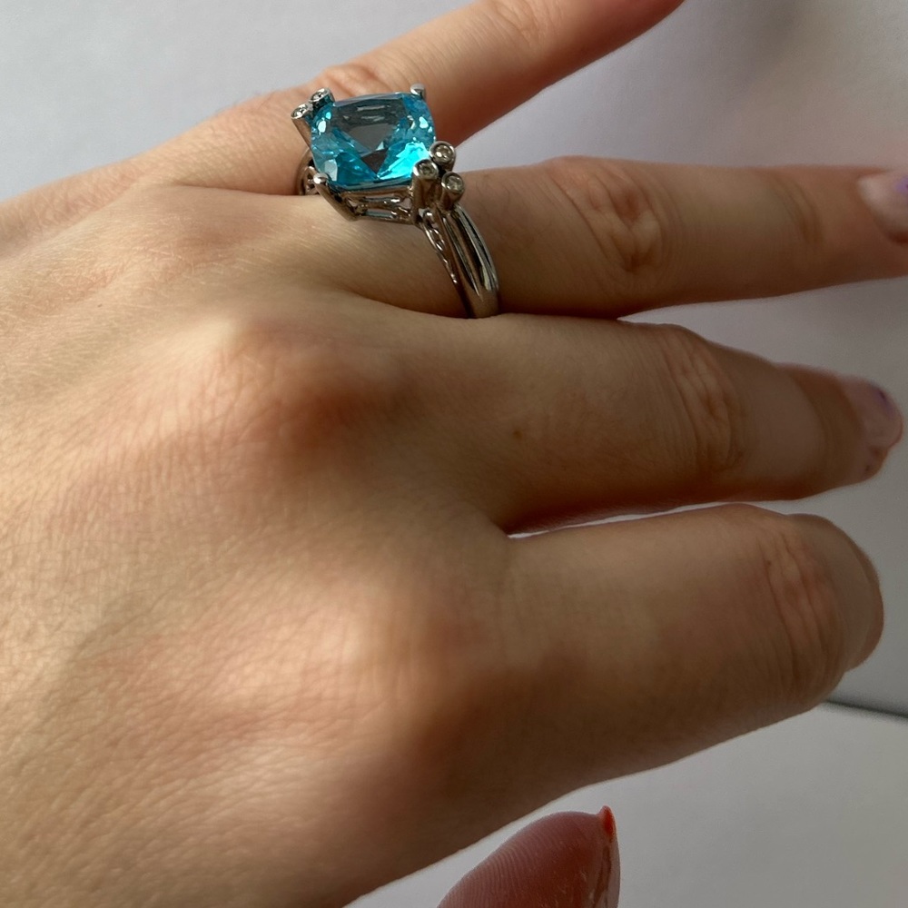 10kt White Gold - Blue Topaz + Diamond